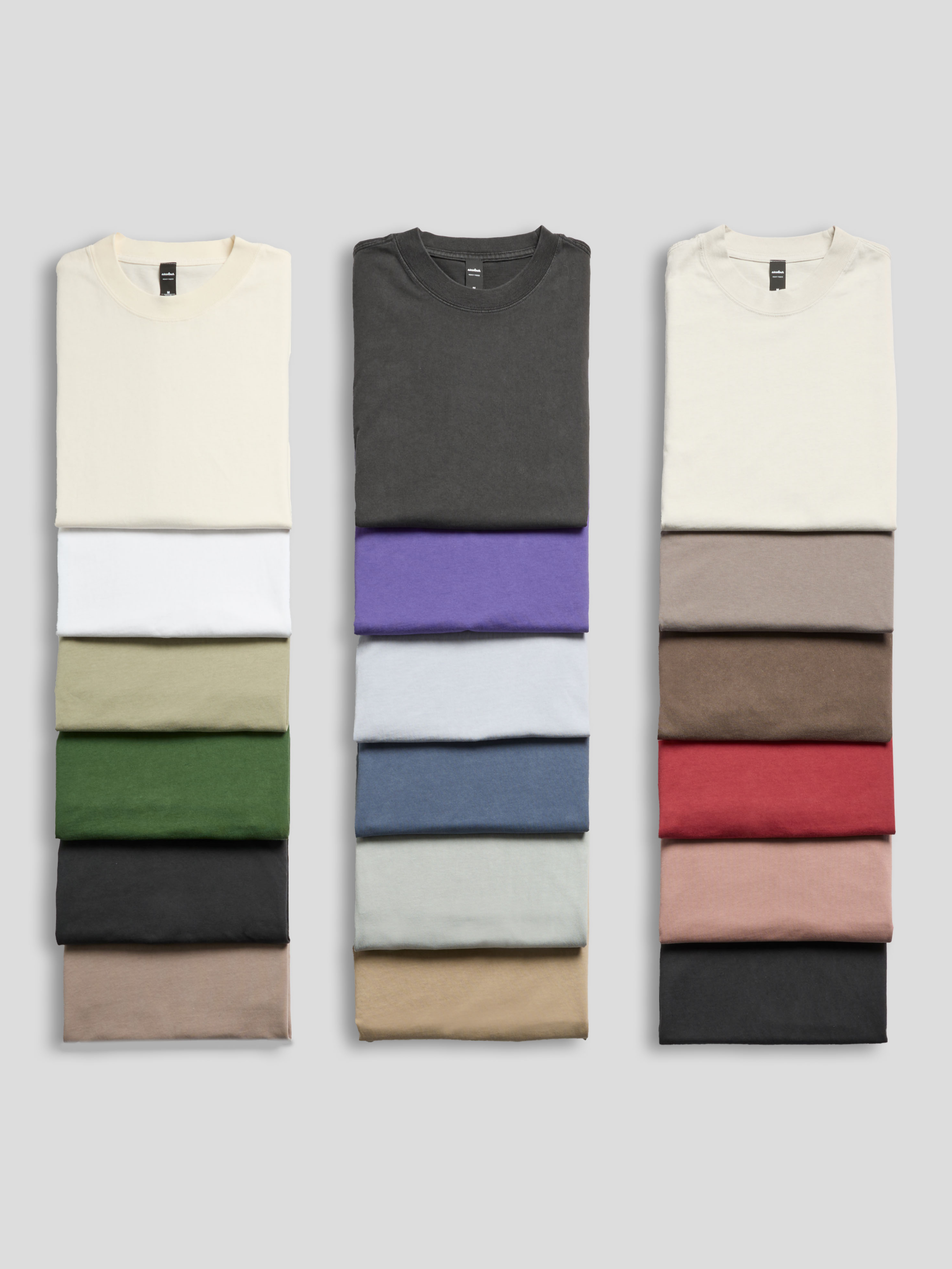 Camisetas AS Colour Heavy Faded plegadas en una selección de colores